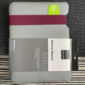 New laptop or tablet sleeve.